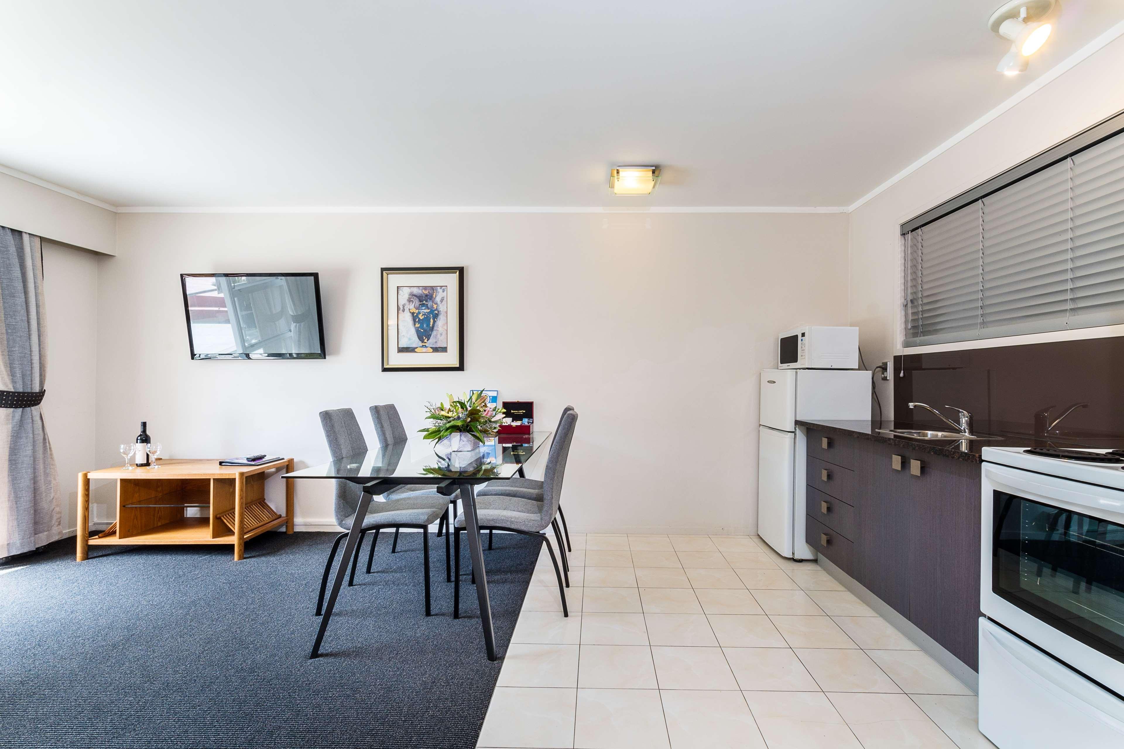 Best Western Newmarket Inn & Suites Окленд Экстерьер фото