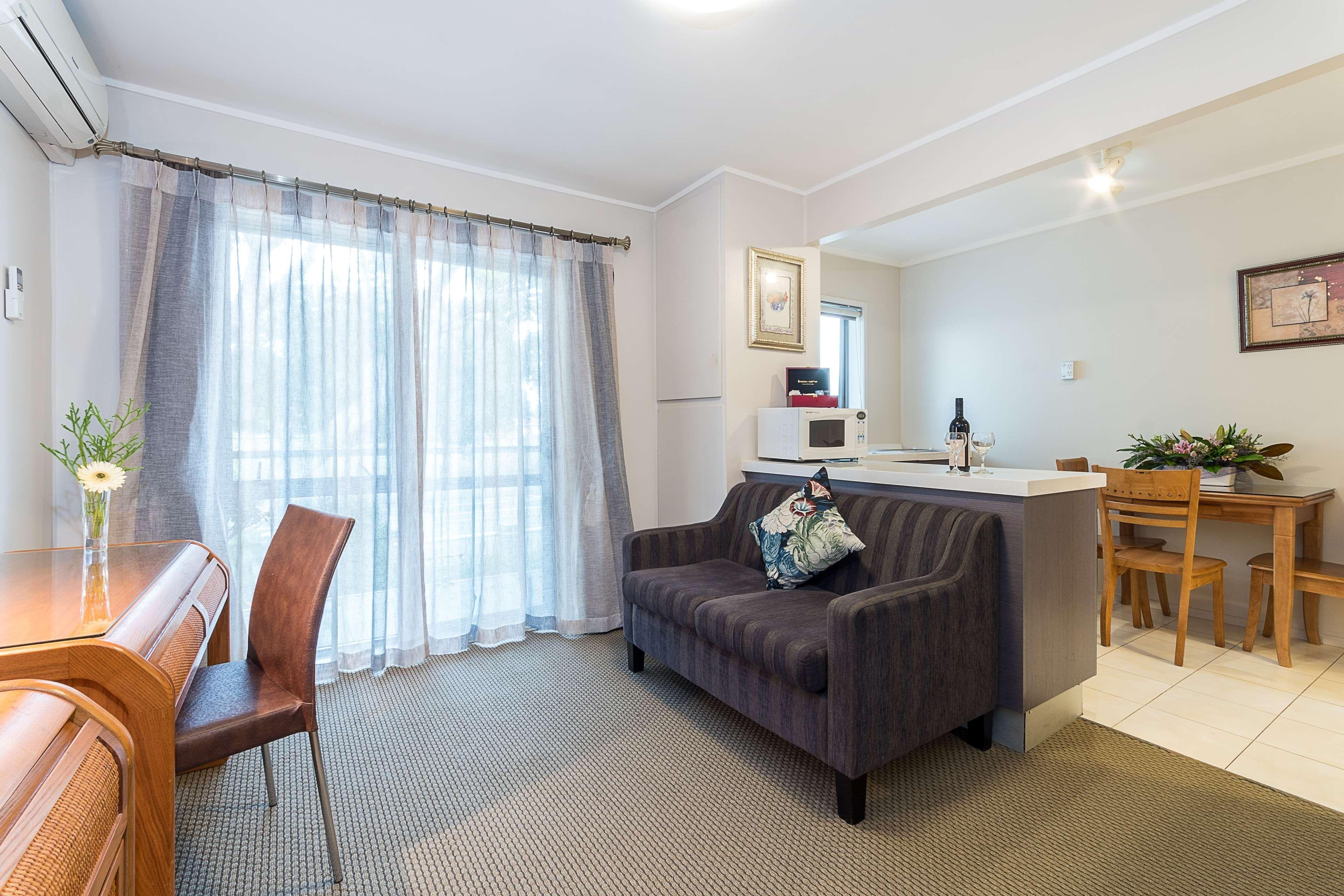 Best Western Newmarket Inn & Suites Окленд Экстерьер фото