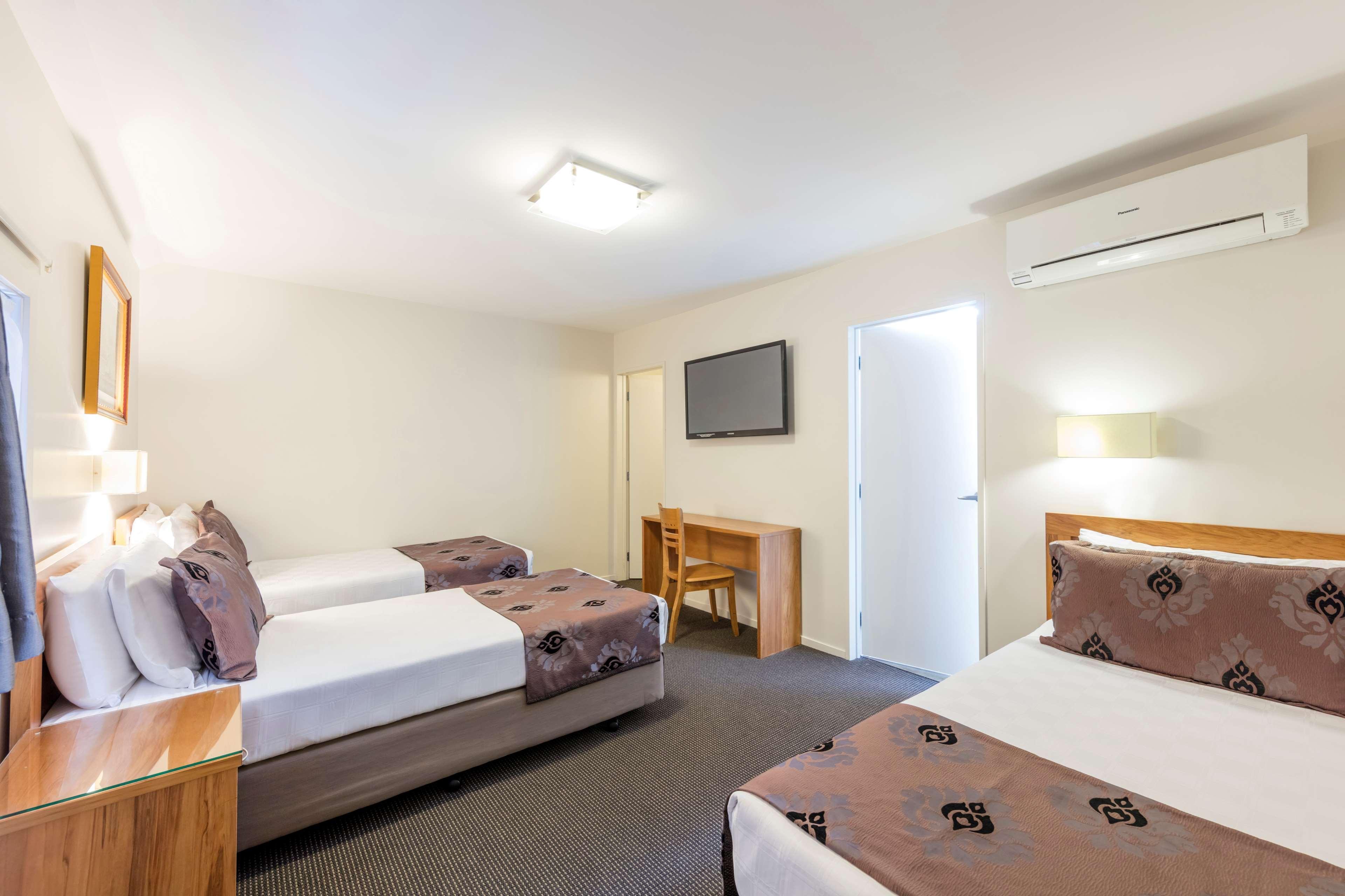 Best Western Newmarket Inn & Suites Окленд Экстерьер фото