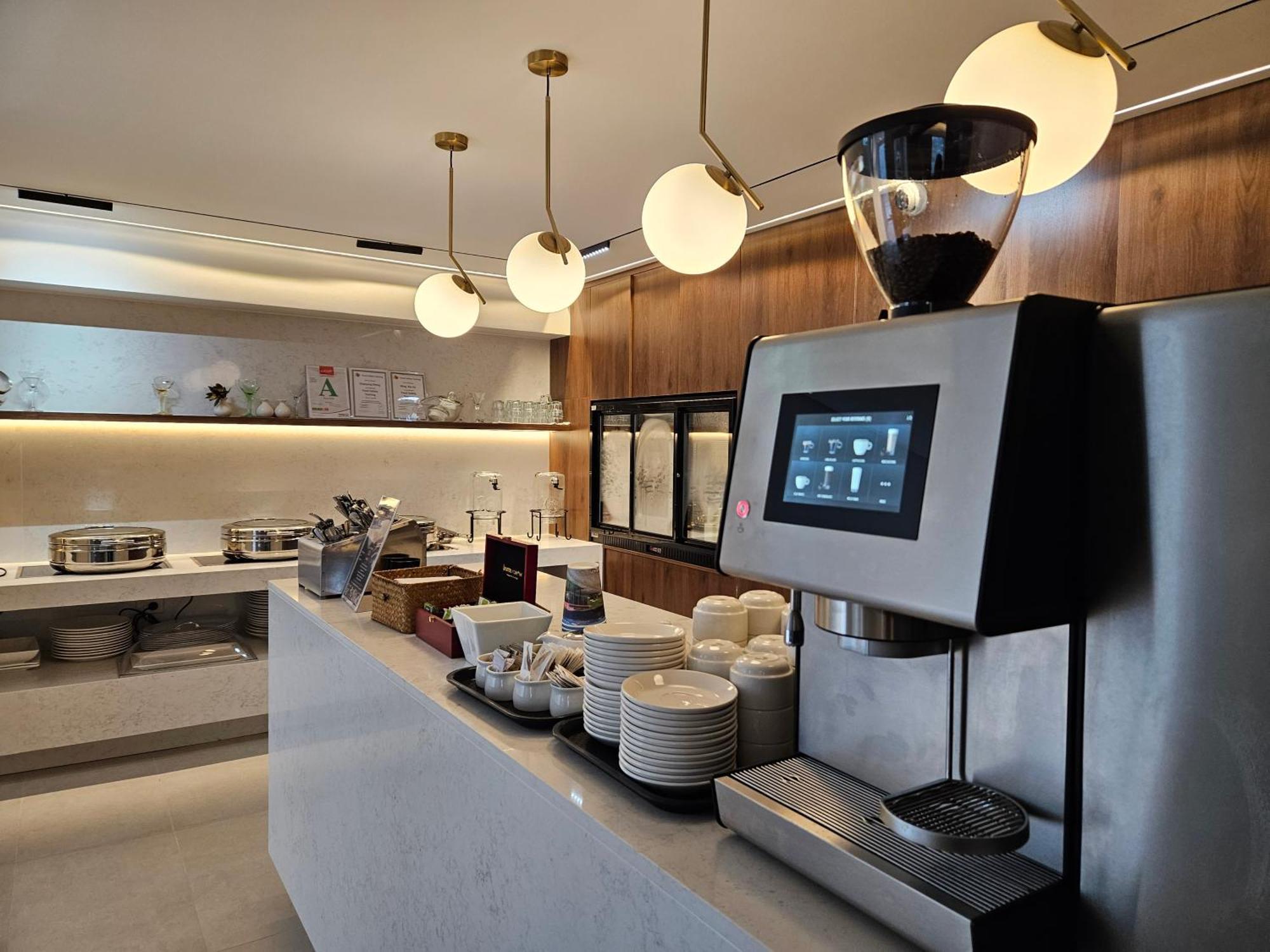 Best Western Newmarket Inn & Suites Окленд Экстерьер фото