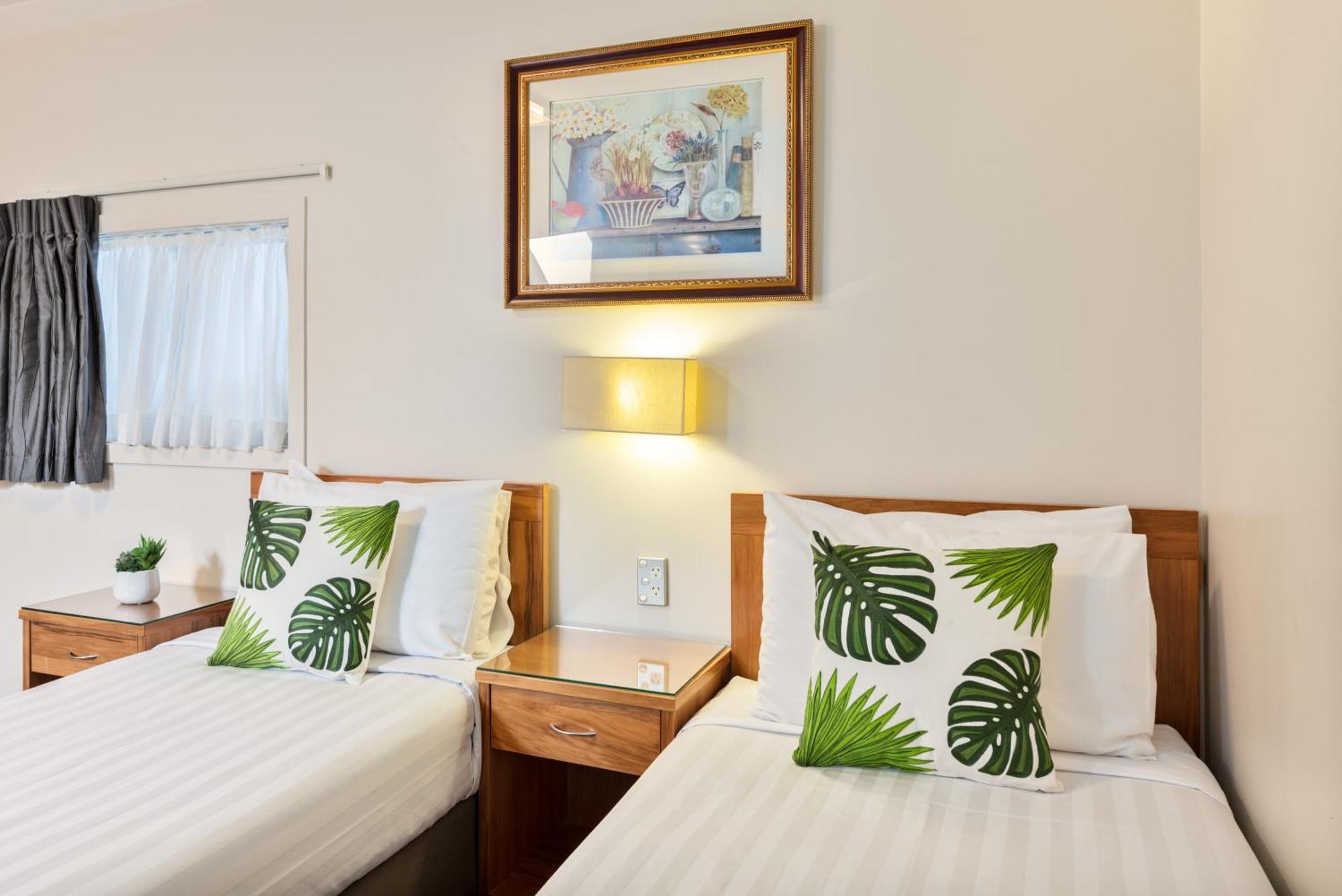 Best Western Newmarket Inn & Suites Окленд Экстерьер фото