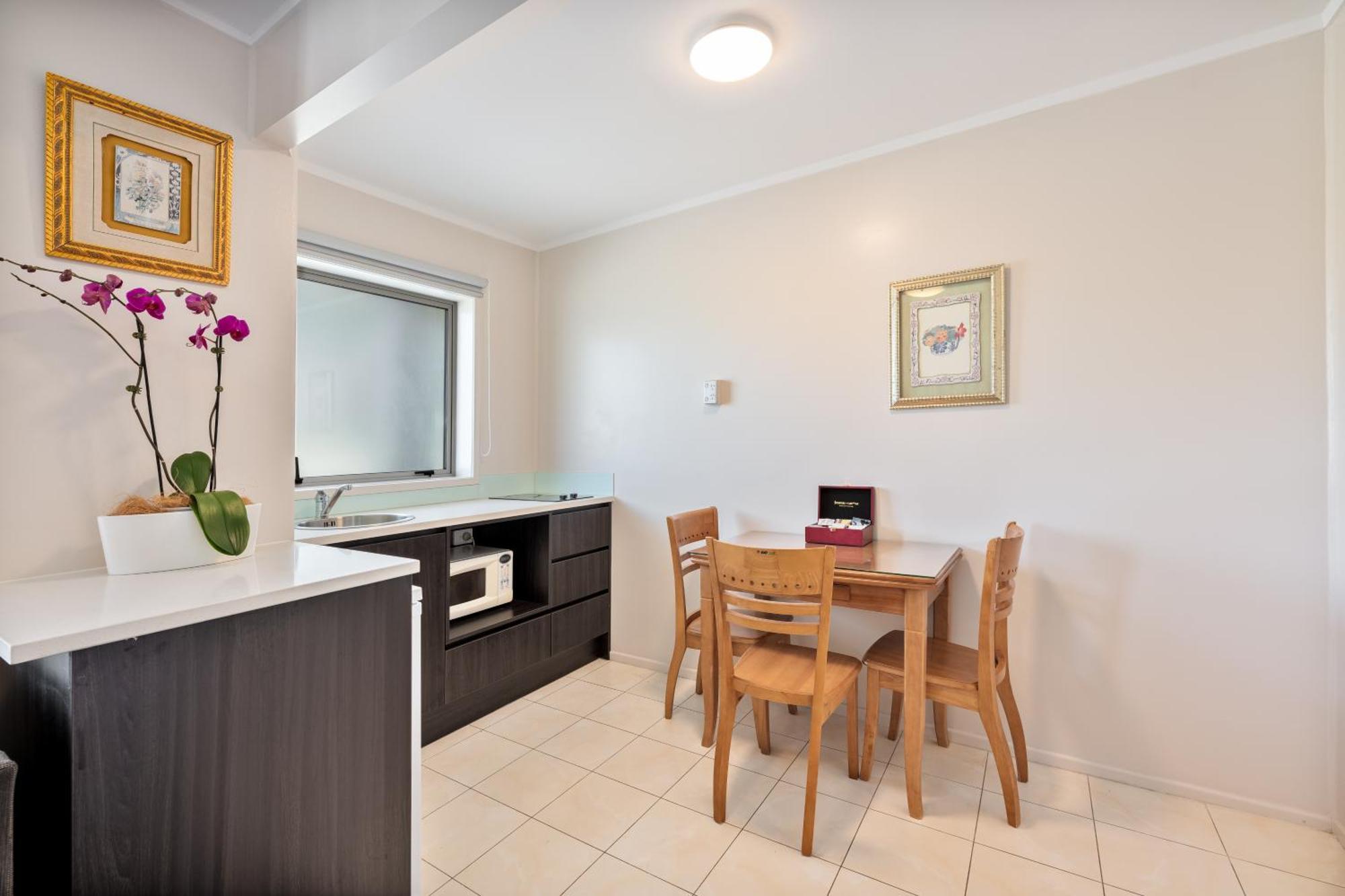 Best Western Newmarket Inn & Suites Окленд Экстерьер фото