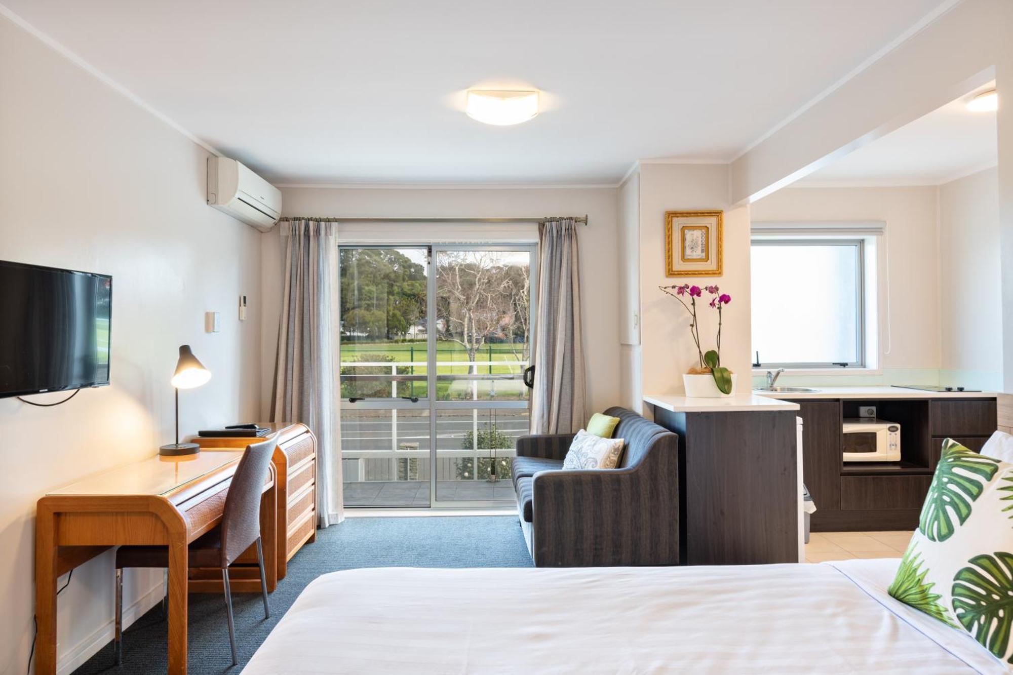 Best Western Newmarket Inn & Suites Окленд Экстерьер фото