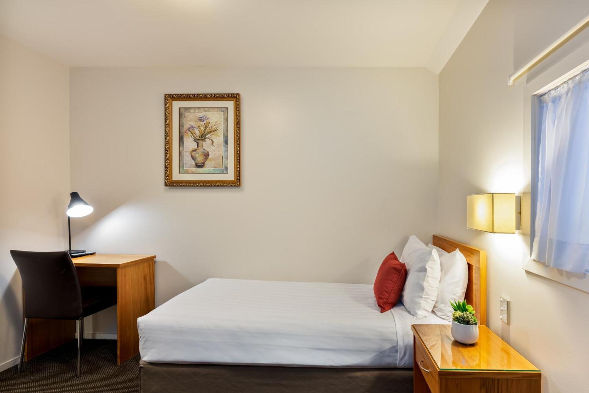 Best Western Newmarket Inn & Suites Окленд Экстерьер фото