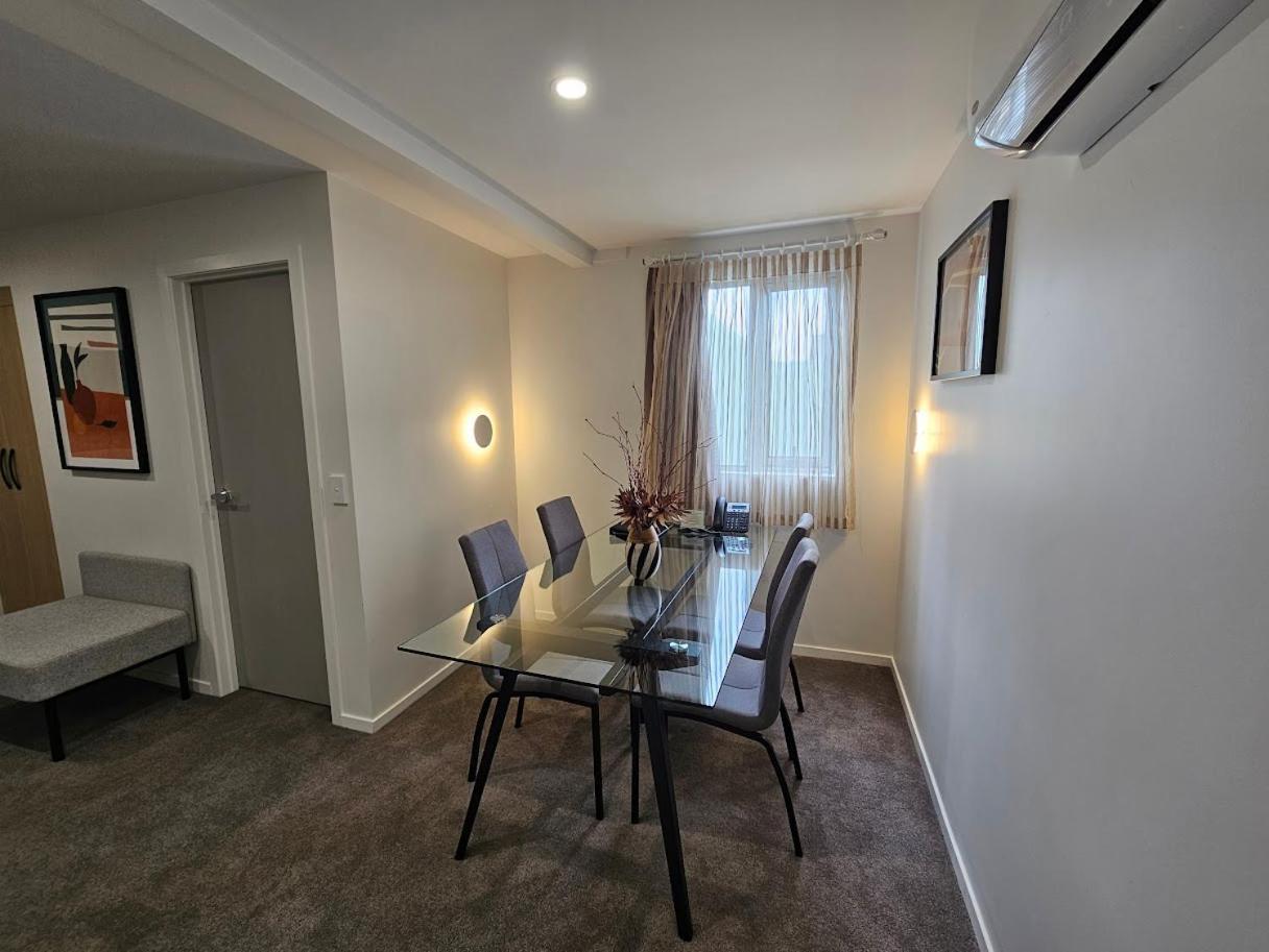 Best Western Newmarket Inn & Suites Окленд Экстерьер фото