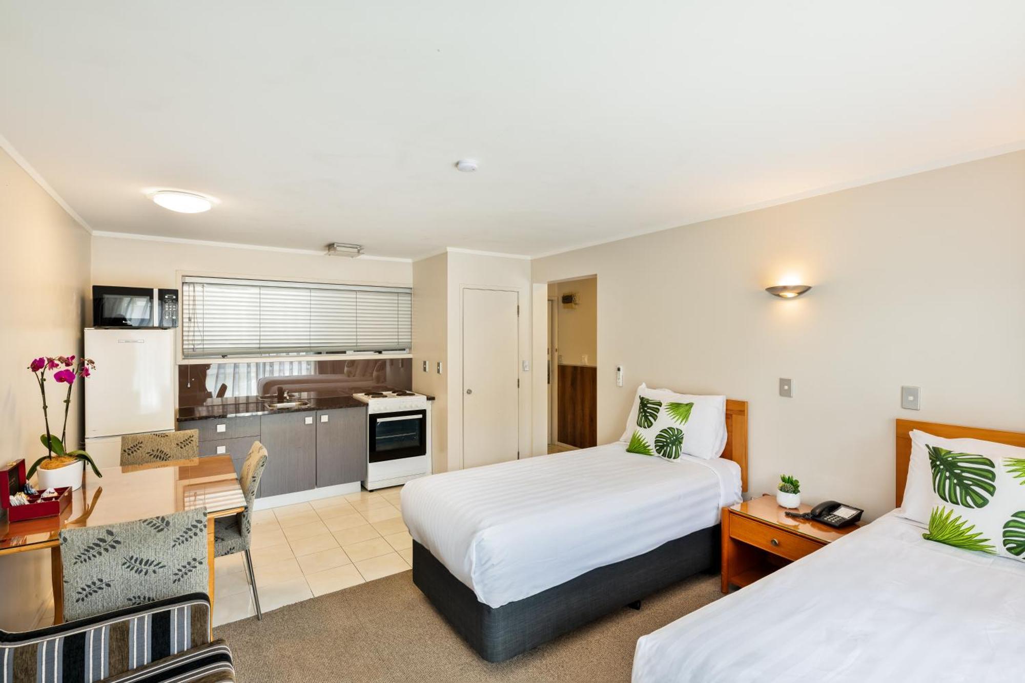 Best Western Newmarket Inn & Suites Окленд Экстерьер фото