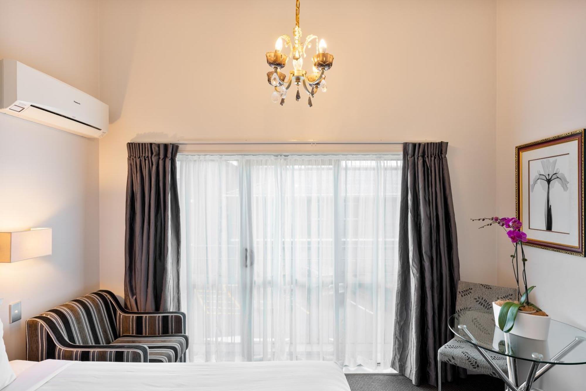 Best Western Newmarket Inn & Suites Окленд Экстерьер фото