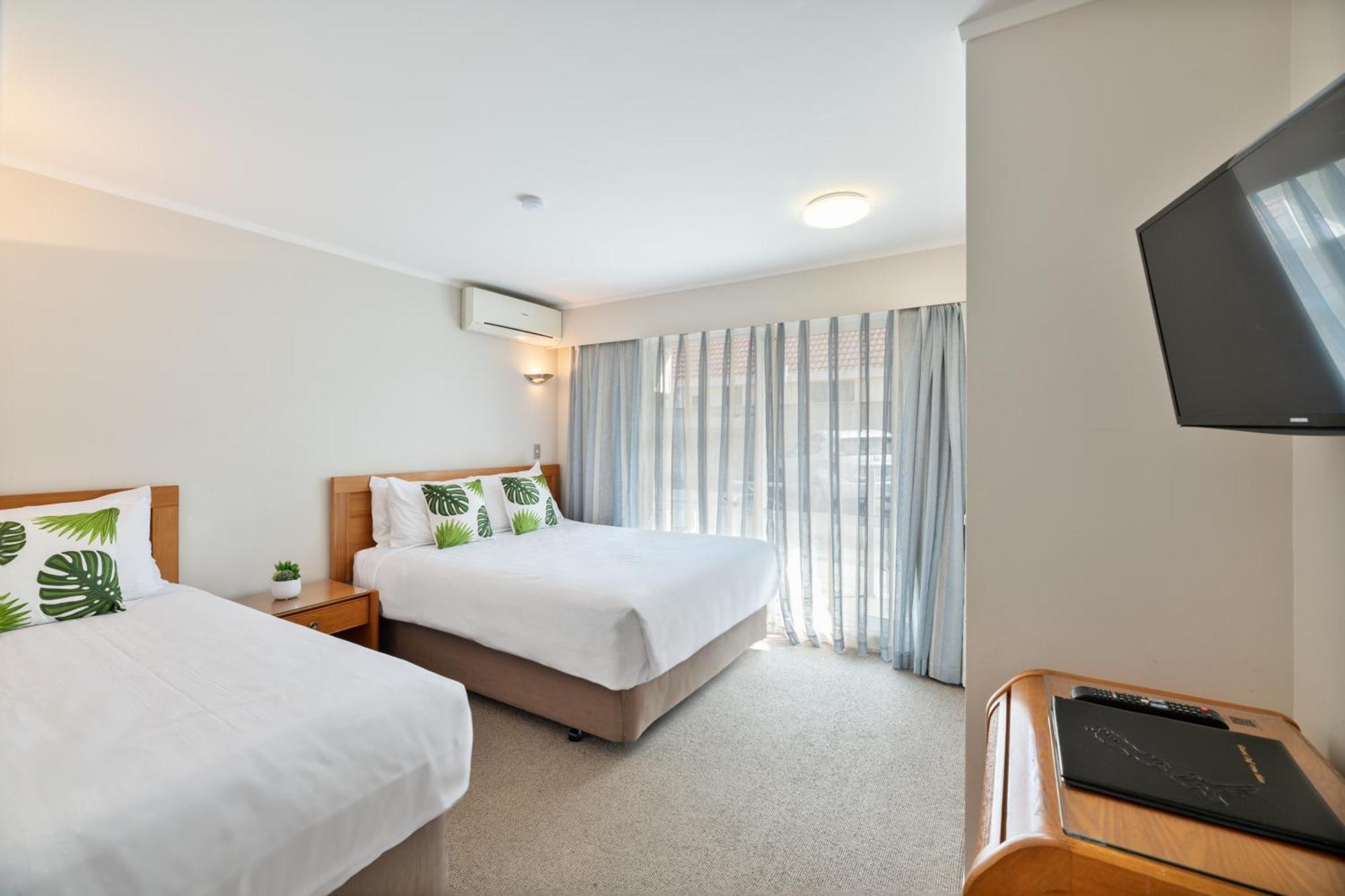 Best Western Newmarket Inn & Suites Окленд Экстерьер фото