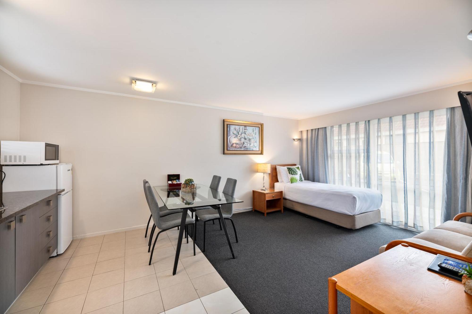 Best Western Newmarket Inn & Suites Окленд Экстерьер фото